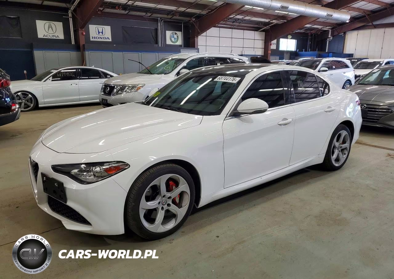 2018 Alfa Romeo Giulia Q4 – zdjęcie 1 z 12