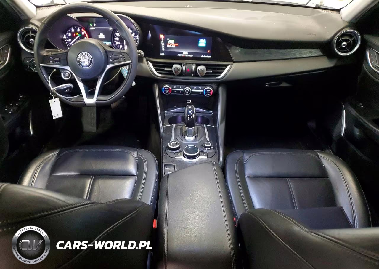2018 Alfa Romeo Giulia Q4 VIN:ZARFAEDN6J7597664 - 8