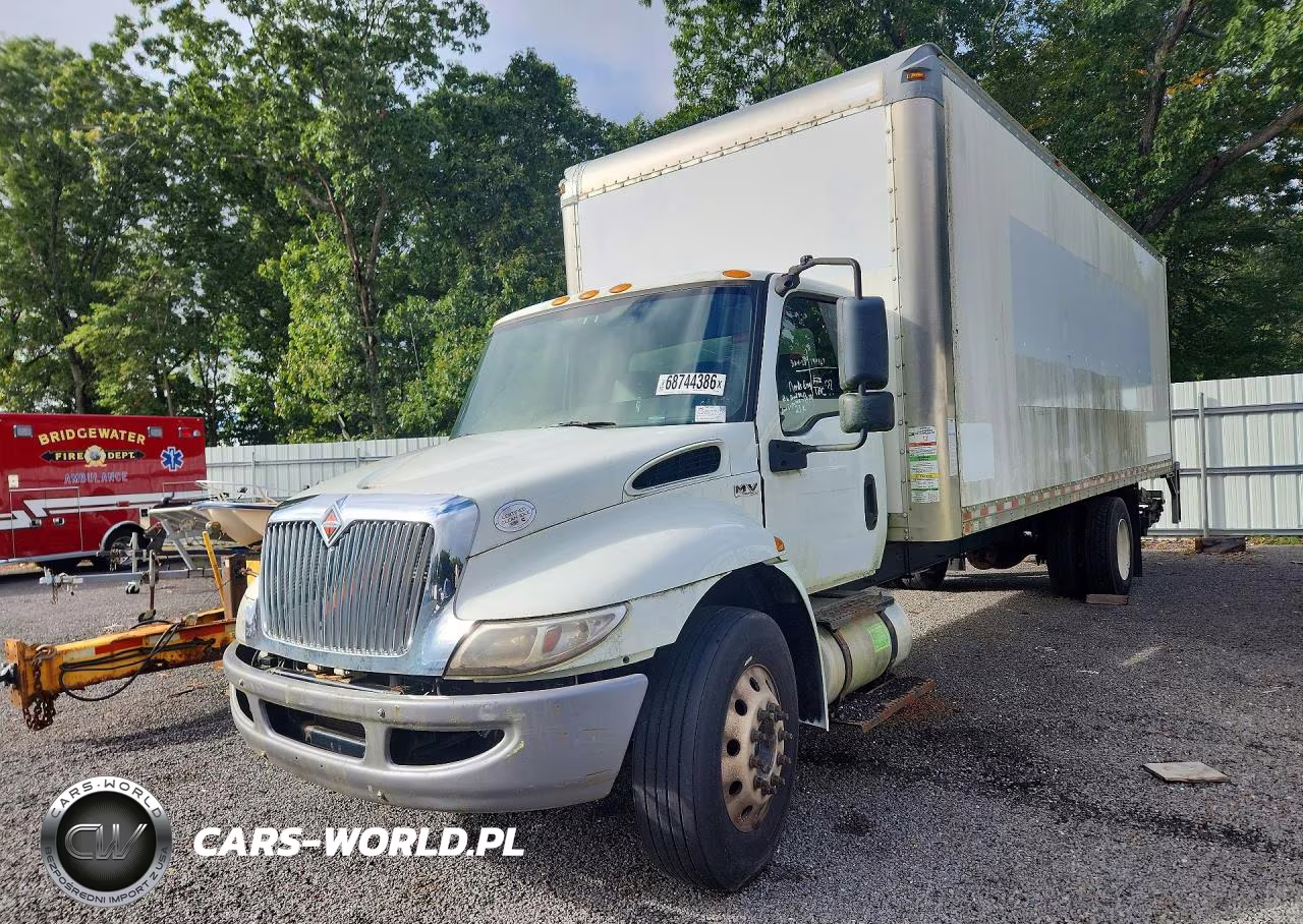 2020 International Mv607 Box Truck