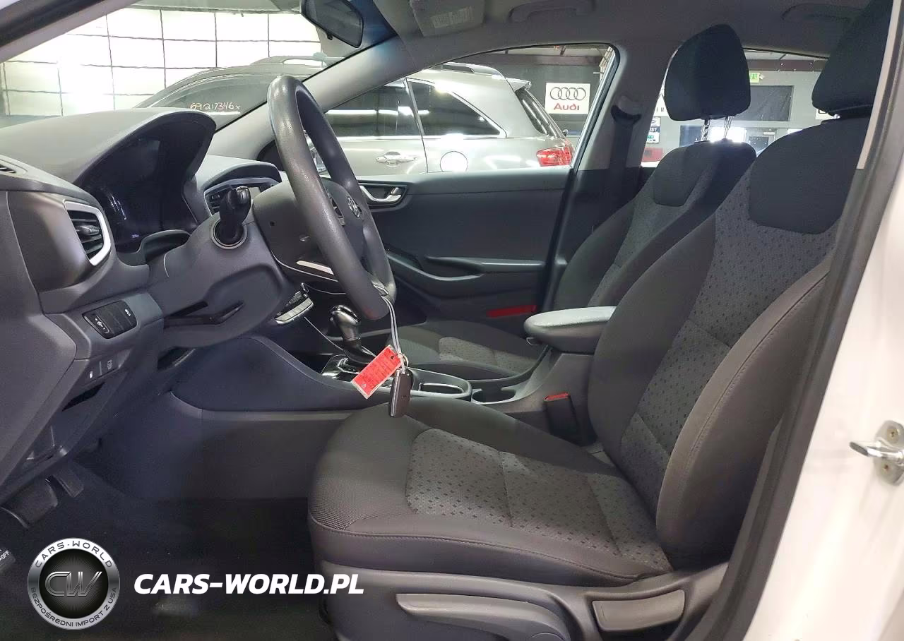 2019 Hyundai Ioniq Blue VIN:KMHC65LC6KU108192 - 7