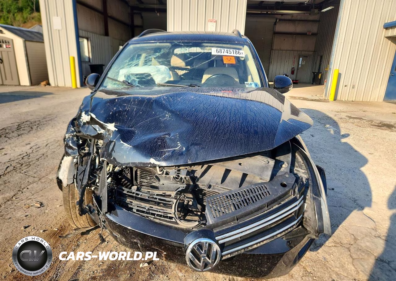2015 Volkswagen Tiguan S VIN:WVGAV7AX2FW554992 - 5