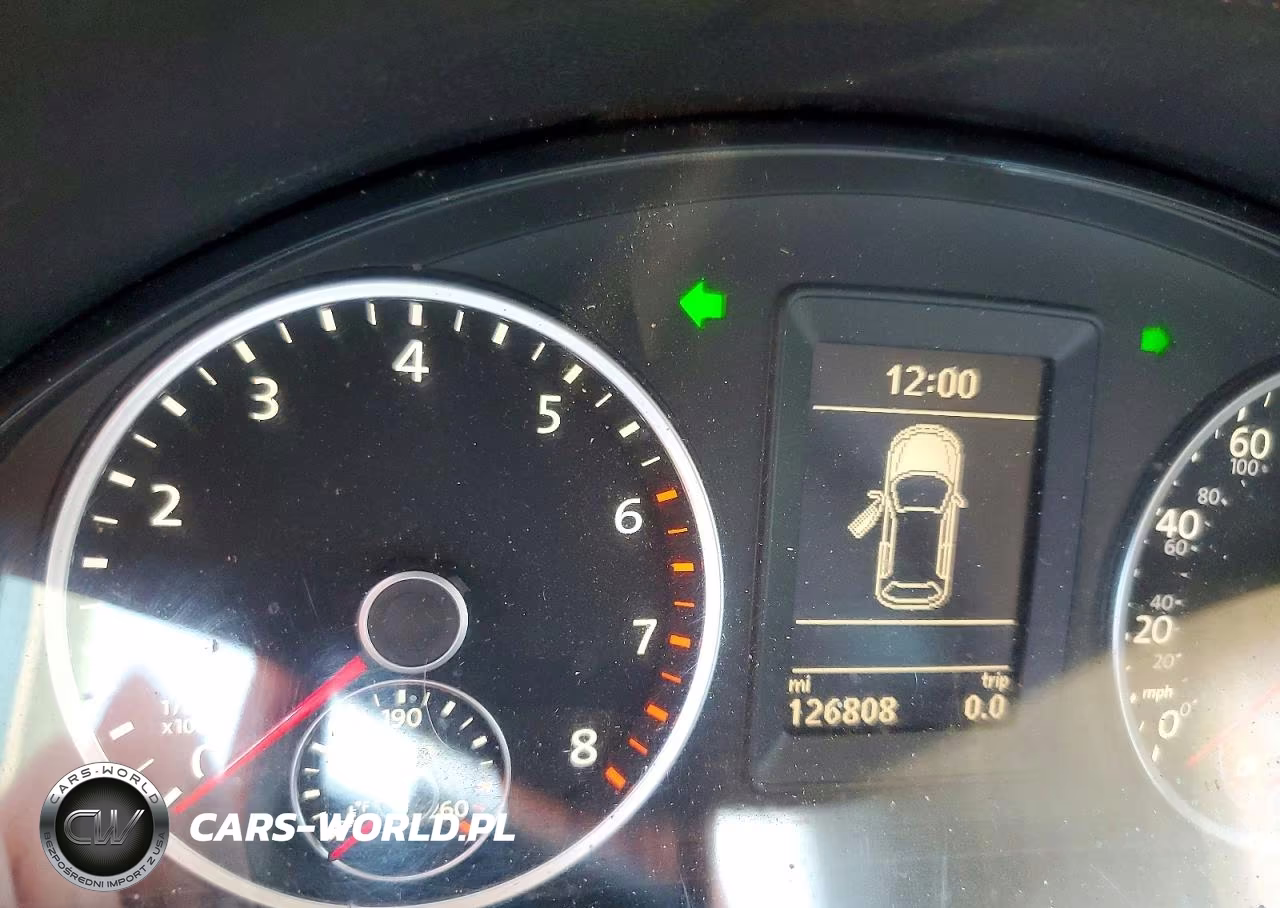2015 Volkswagen Tiguan S VIN:WVGAV7AX2FW554992 - 9