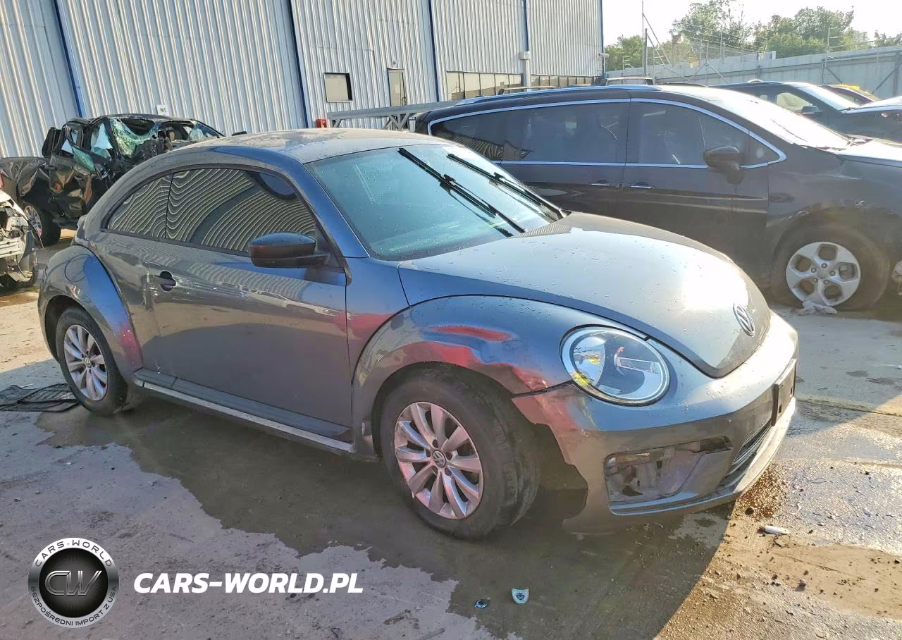 2018 Volkswagen Beetle S VIN:3VWFD7AT2JM709931 - 4