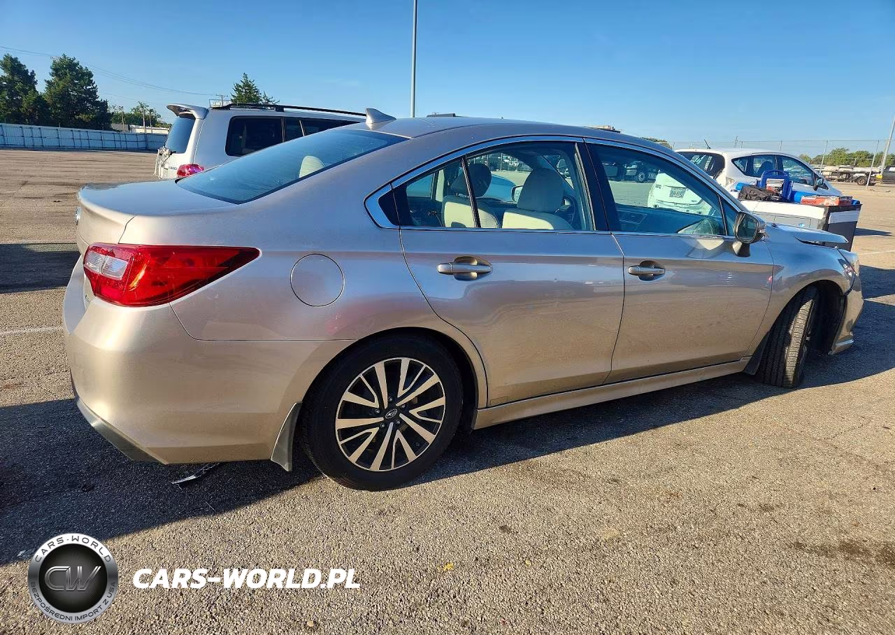 2018 Subaru Legacy 2.5I Premium VIN:4S3BNAH63J3042008 - 3