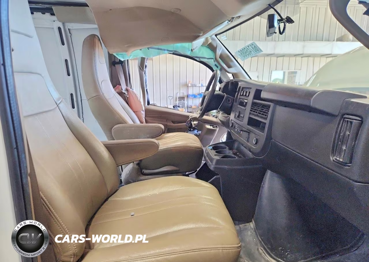 2023 Chevrolet Express 2500 Delivery Van VIN:1GCWGAFP0P1250438 - 7