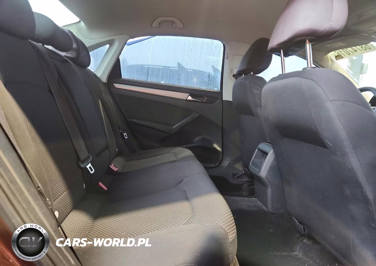 2013 Volkswagen Passat S VIN:1VWAH7A30DC031992 - 10