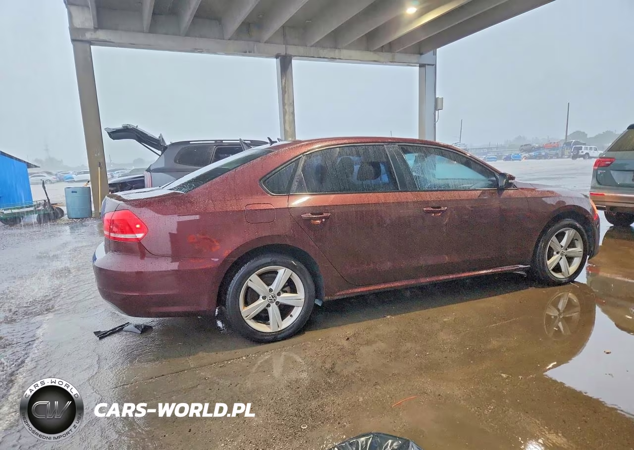 2013 Volkswagen Passat S VIN:1VWAH7A30DC031992 - 3