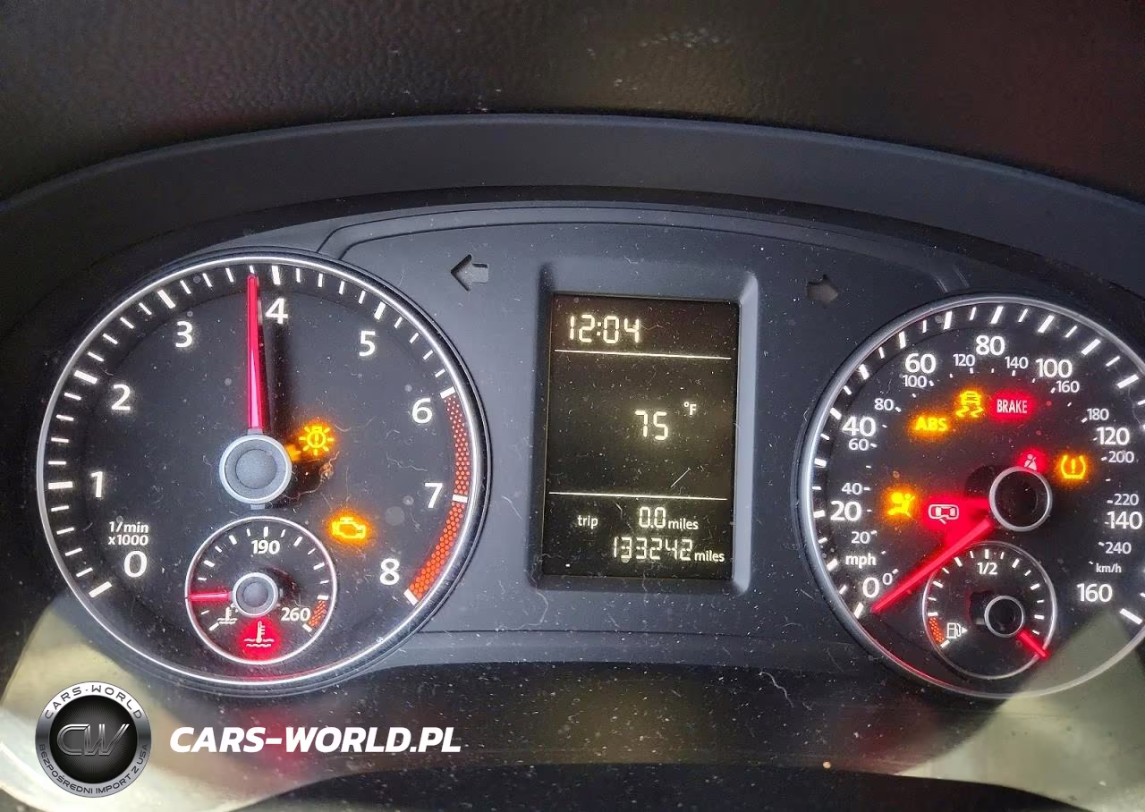 2013 Volkswagen Passat S VIN:1VWAH7A30DC031992 - 9