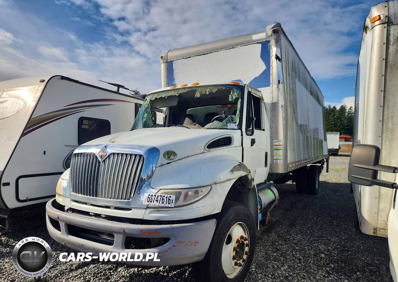 2017 International 4300 Box Truck