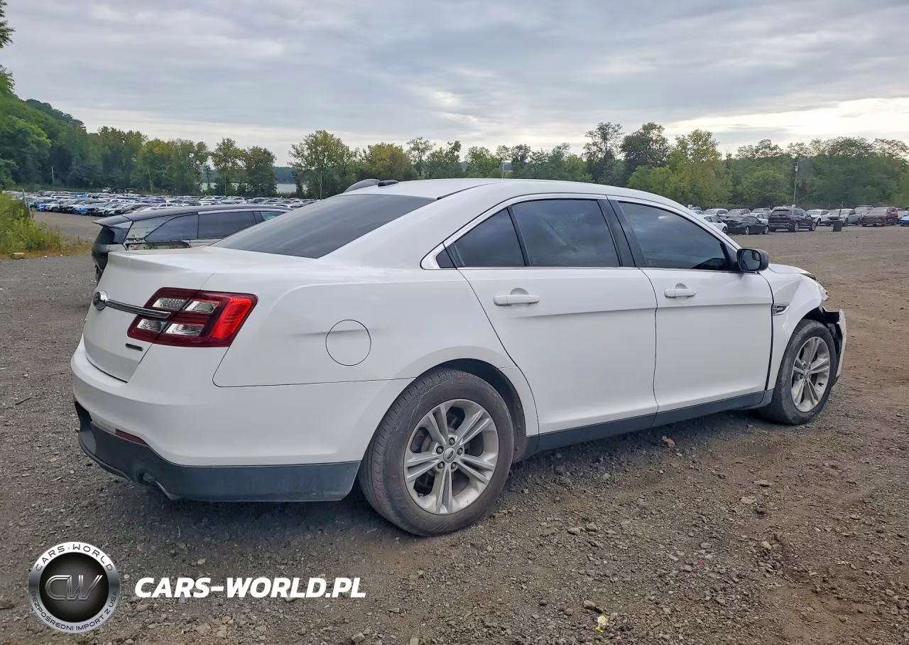 2017 Ford Taurus Se VIN:1FAHP2D83HG122662 - 3