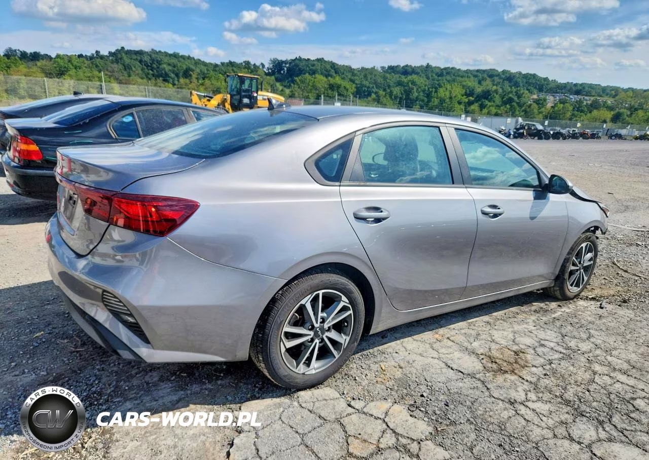 2023 Kia Forte Lxs VIN:3KPF24ADXPE569209 - 3