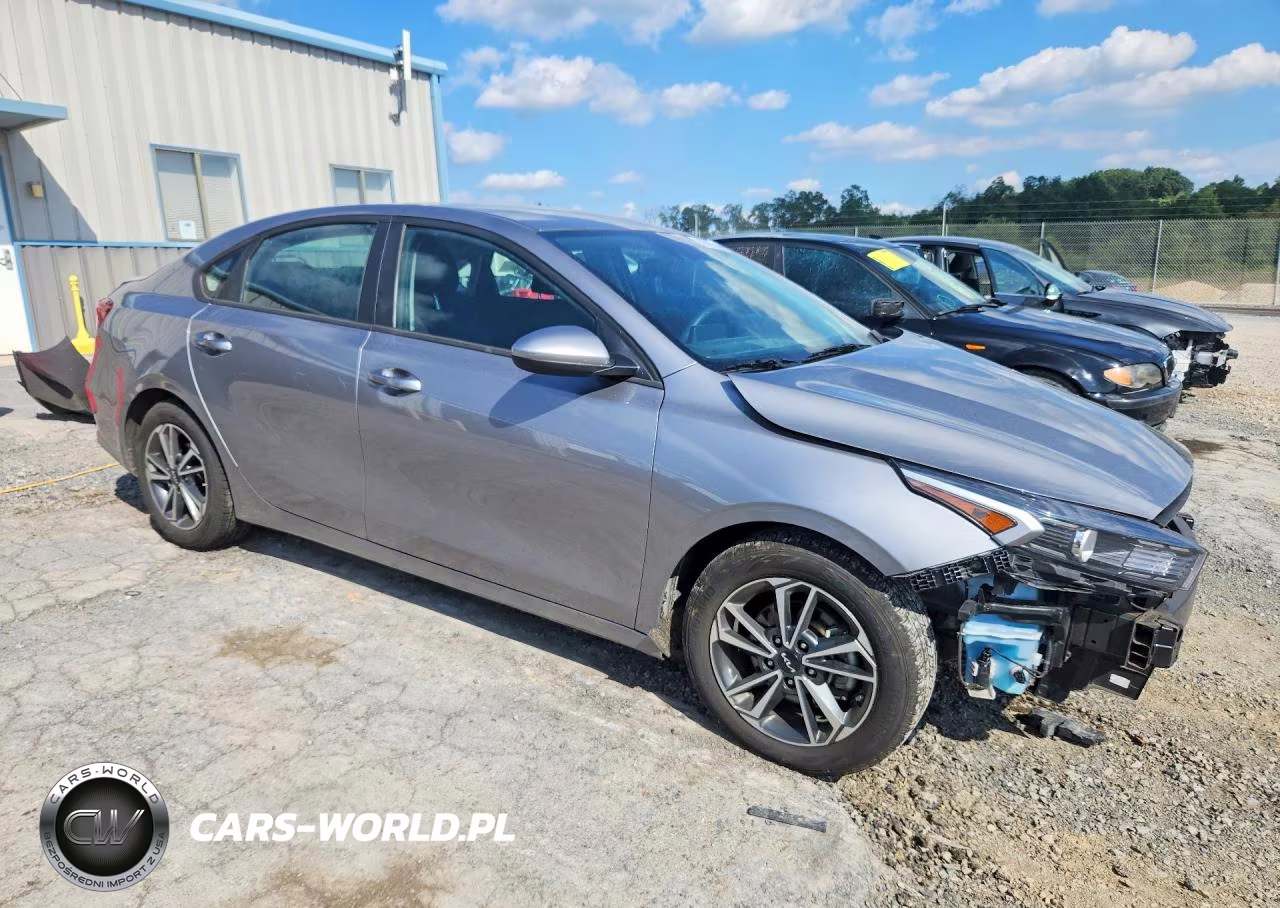 2023 Kia Forte Lxs VIN:3KPF24ADXPE569209 - 4