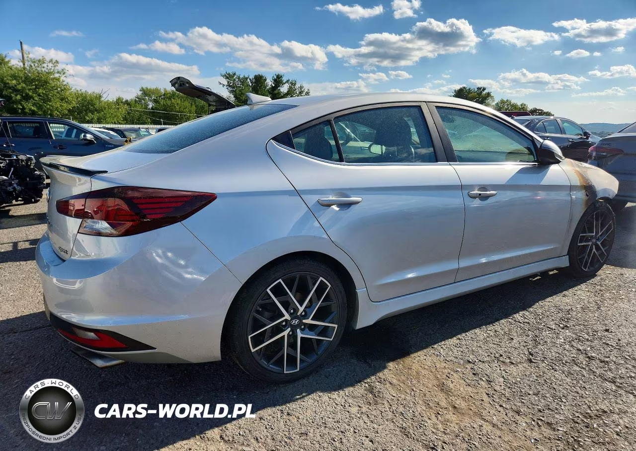 2019 Hyundai Elantra Sport VIN:KMHD04LB3KU887350 - 3