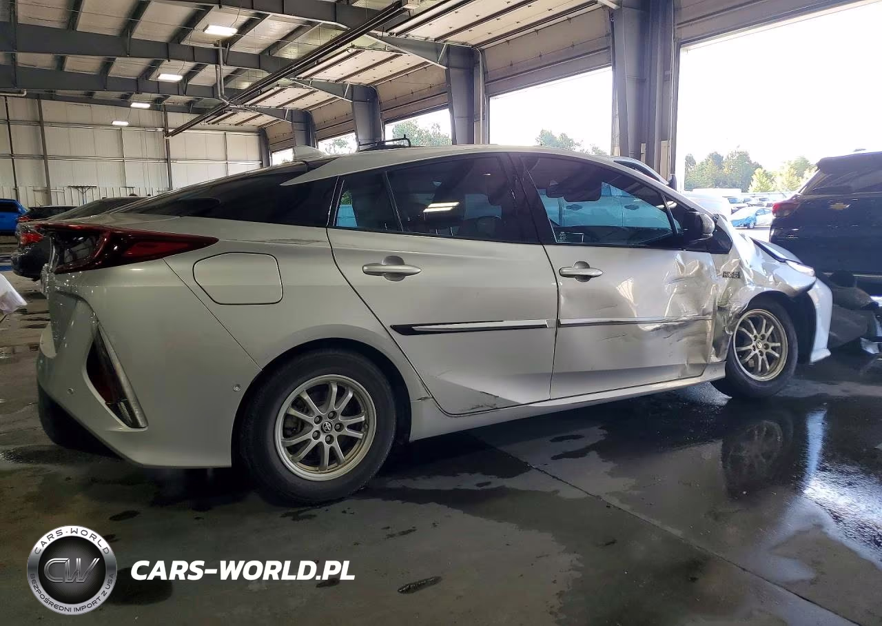 2018 Toyota Prius Prime Advanced VIN:JTDKARFP0J3084836 - 3