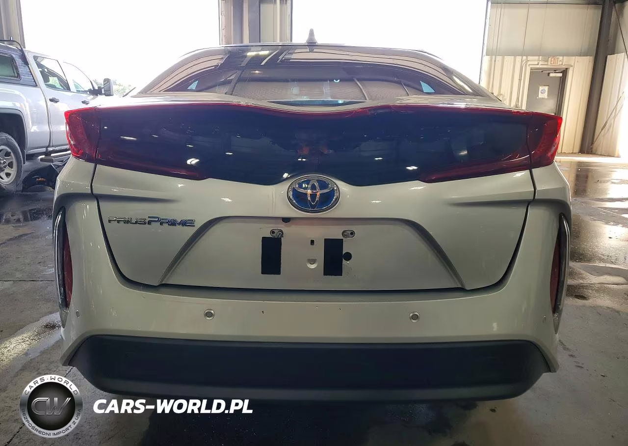 2018 Toyota Prius Prime Advanced VIN:JTDKARFP0J3084836 - 6