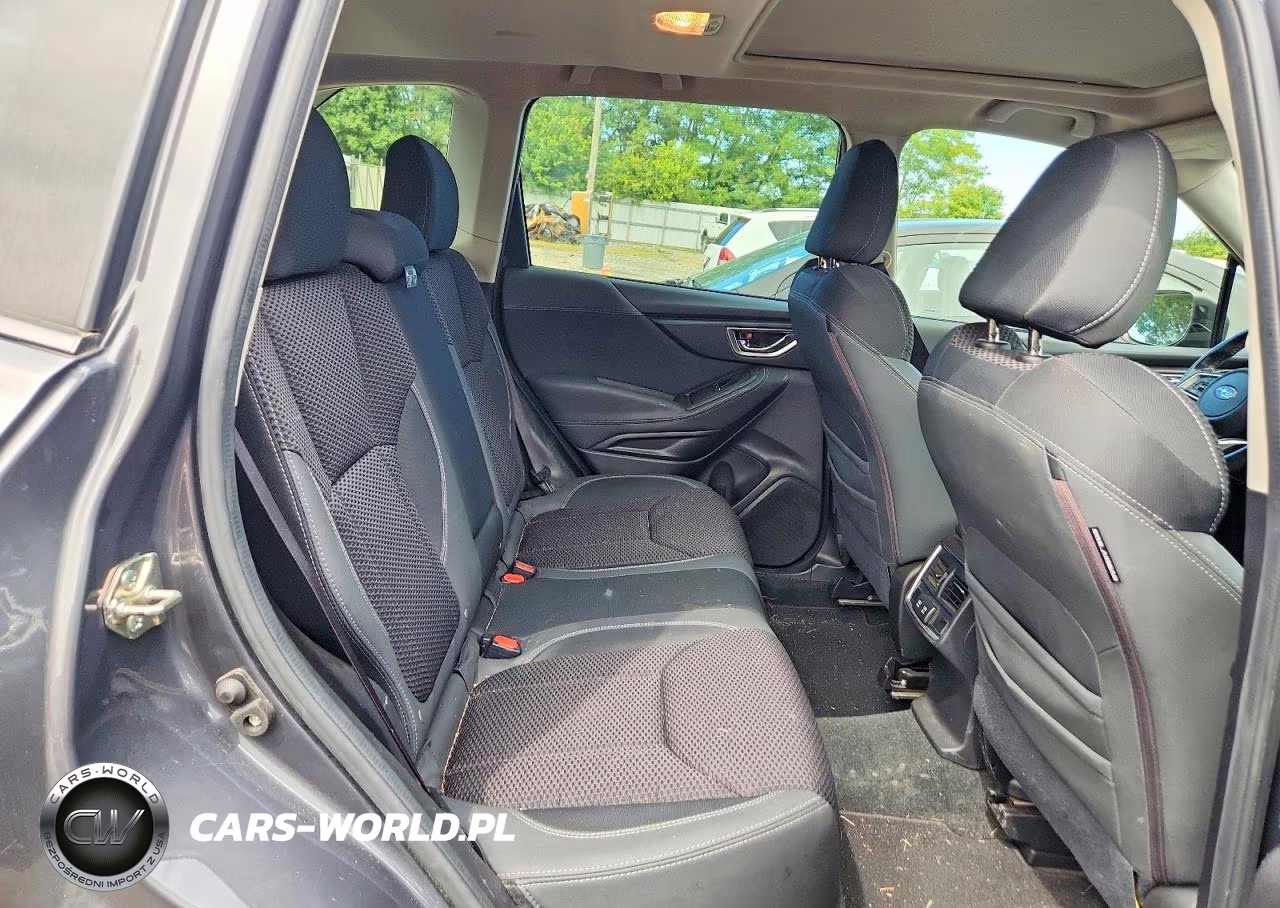 2020 Subaru Forester Premium VIN:JF2SKAJC7LH526943 - 11