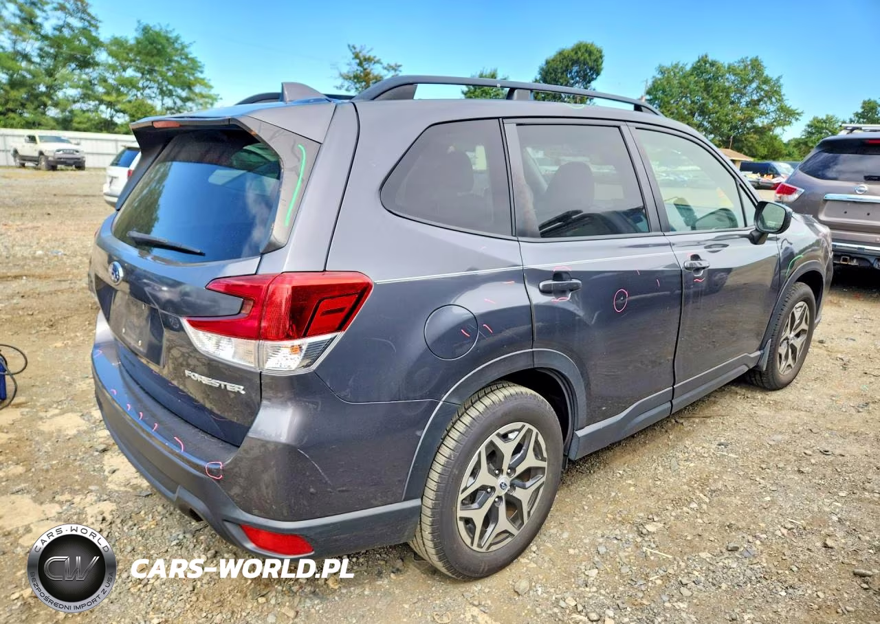 2020 Subaru Forester Premium VIN:JF2SKAJC7LH526943 - 3