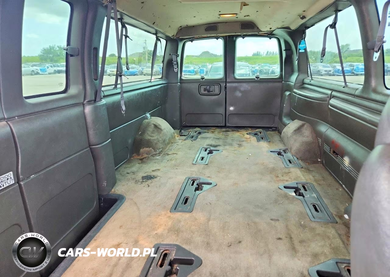 2002 Chevrolet Express G3500 VIN:1GAHG39RX21205820 - 10