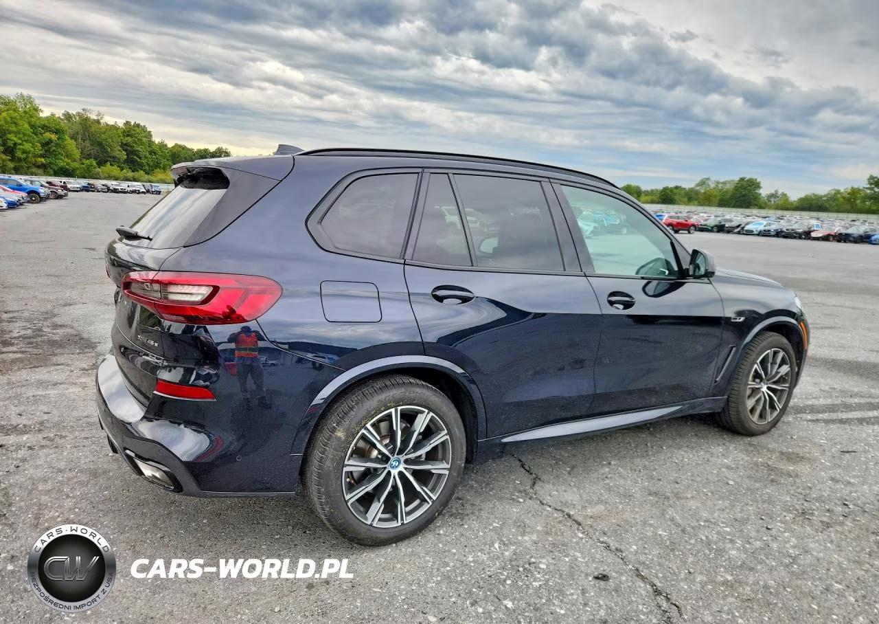 2023 BMW X5 xDrive45E VIN:5UXTA6C01P9P02681 - 3