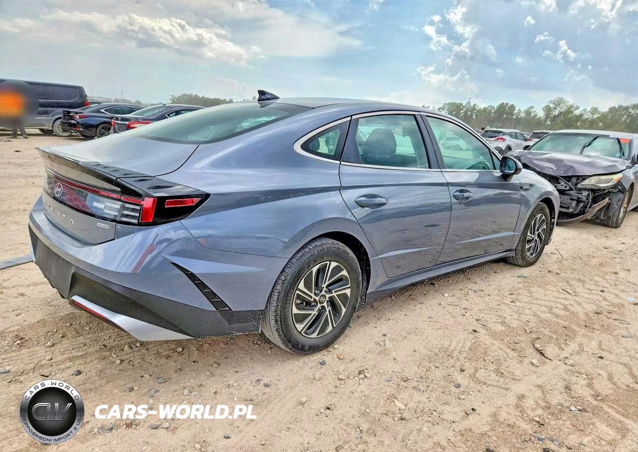 2026 Hyundai Sonata Hybrid Blue VIN:KMHL24JJ2TA145444 - 3