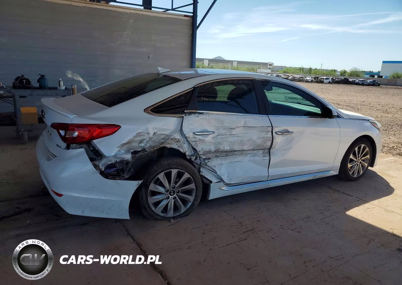2016 Hyundai Sonata Sport VIN:5NPE34AF8GH382167 - 3