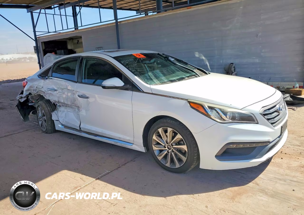 2016 Hyundai Sonata Sport VIN:5NPE34AF8GH382167 - 4