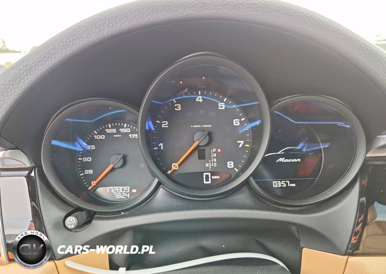 2017 Porsche Macan VIN:WP1AA2A55HLB00708 - 9