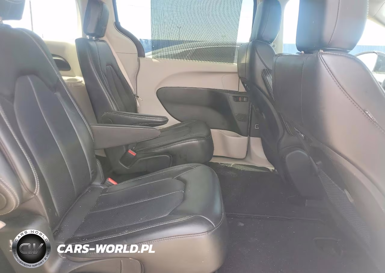 2024 Chrysler Pacifica Touring L VIN:2C4RC1BGXRR116517 - 11