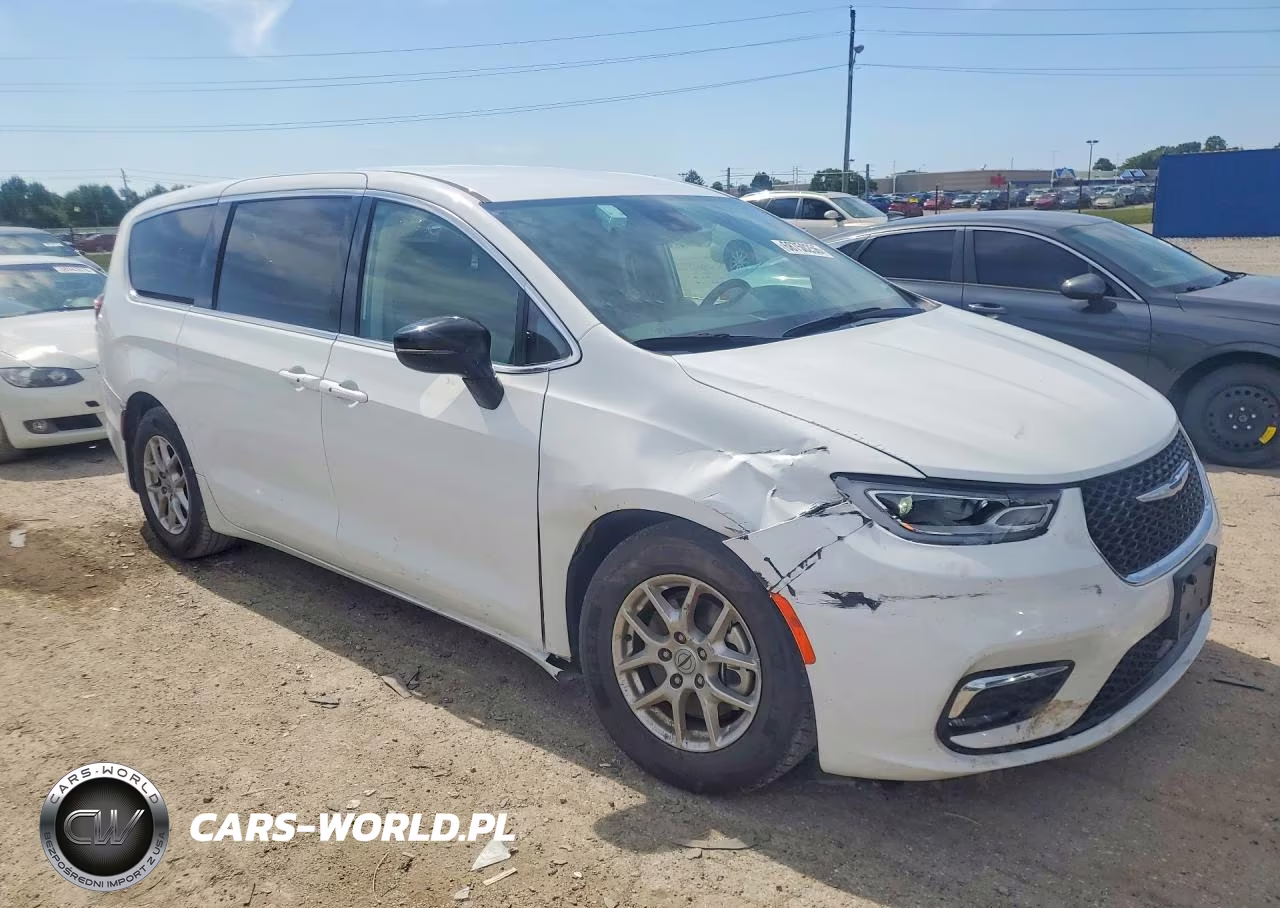 2024 Chrysler Pacifica Touring L VIN:2C4RC1BGXRR116517 - 4