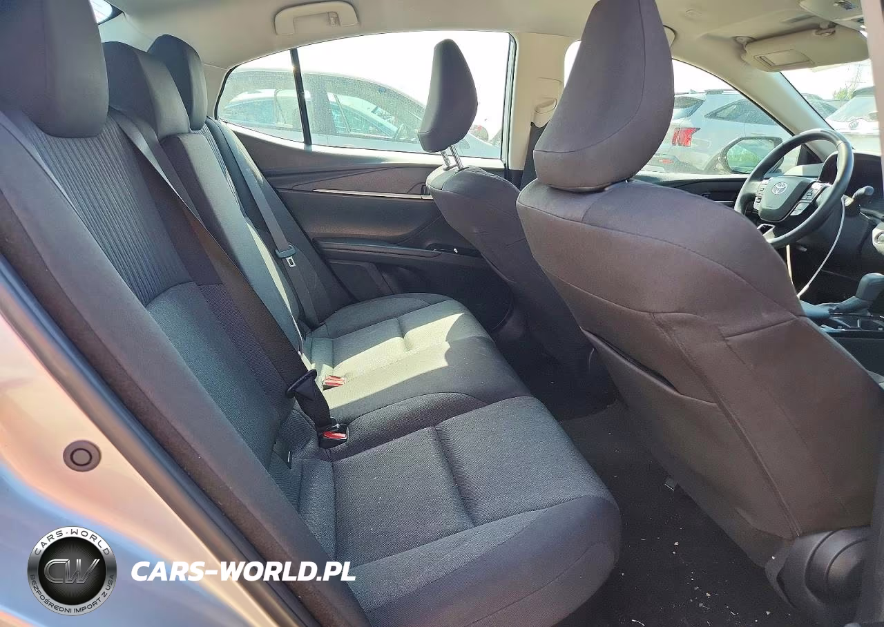 2025 Toyota Camry Le VIN:4T1DAACK0SU551246 - 10