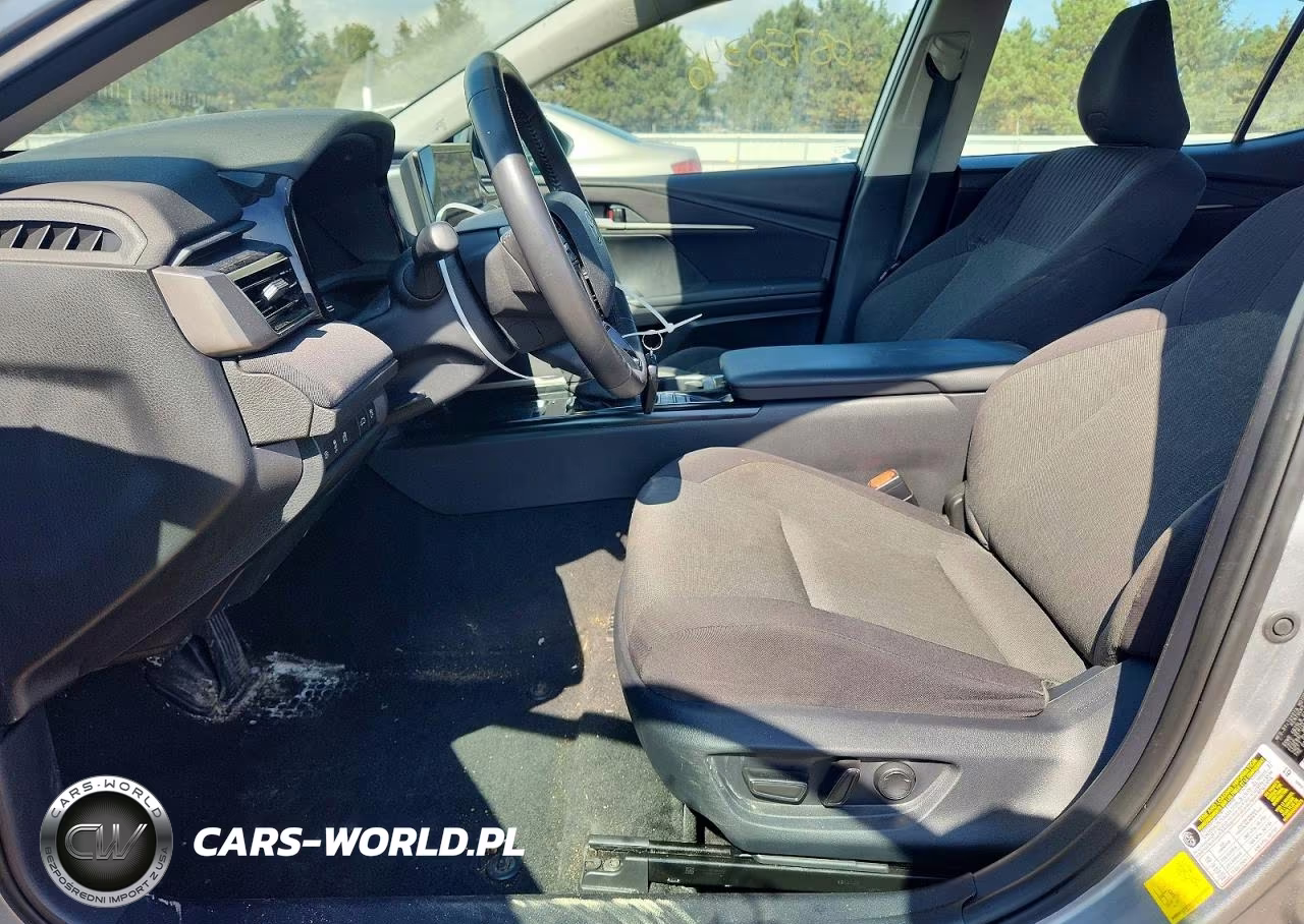 2025 Toyota Camry Le VIN:4T1DAACK0SU551246 - 7