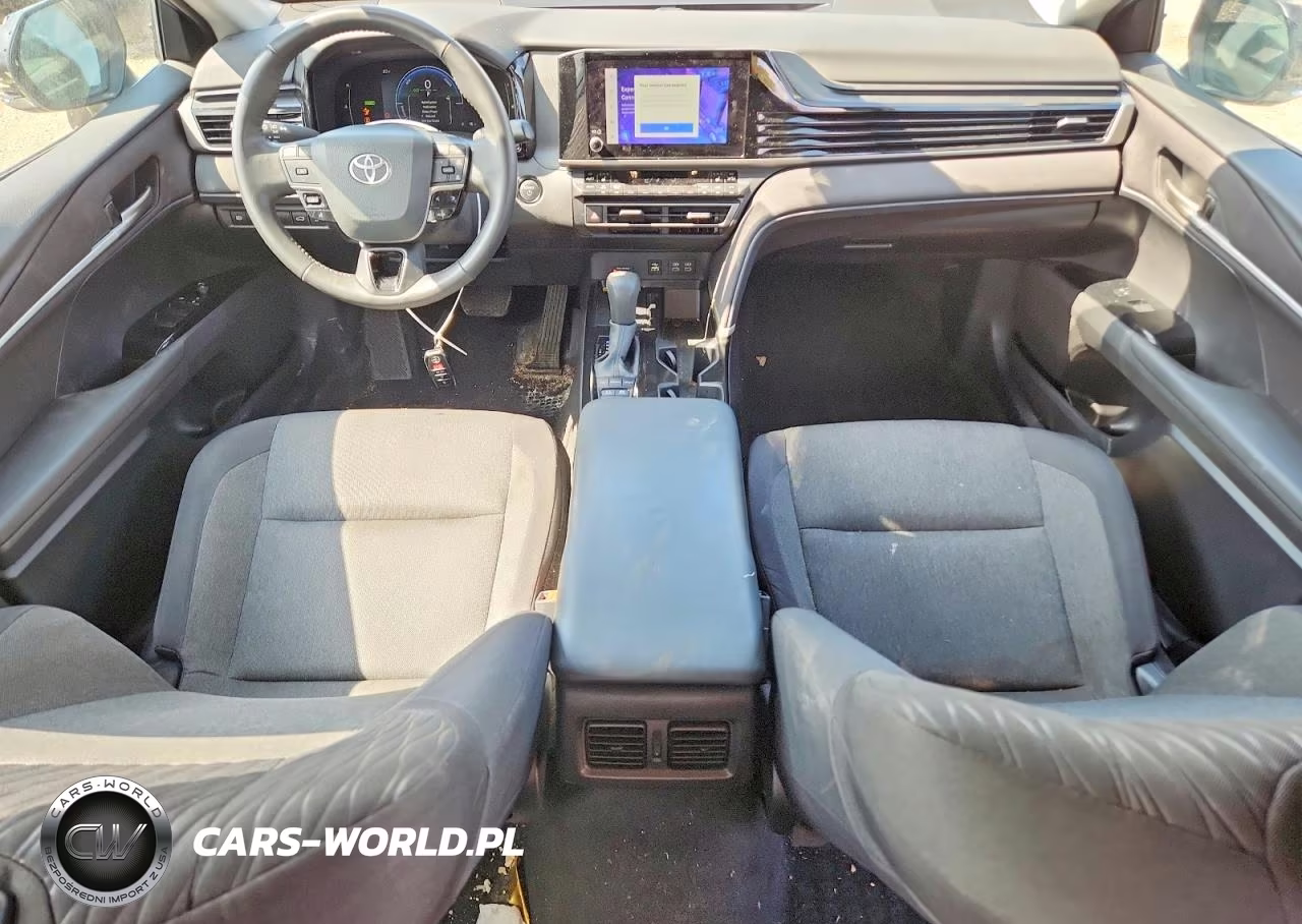2025 Toyota Camry Le VIN:4T1DAACK0SU551246 - 8