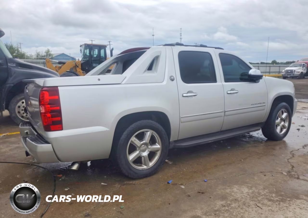 2013 Chevrolet Avalanche VIN:3GNMCGE05DG264365 - 3