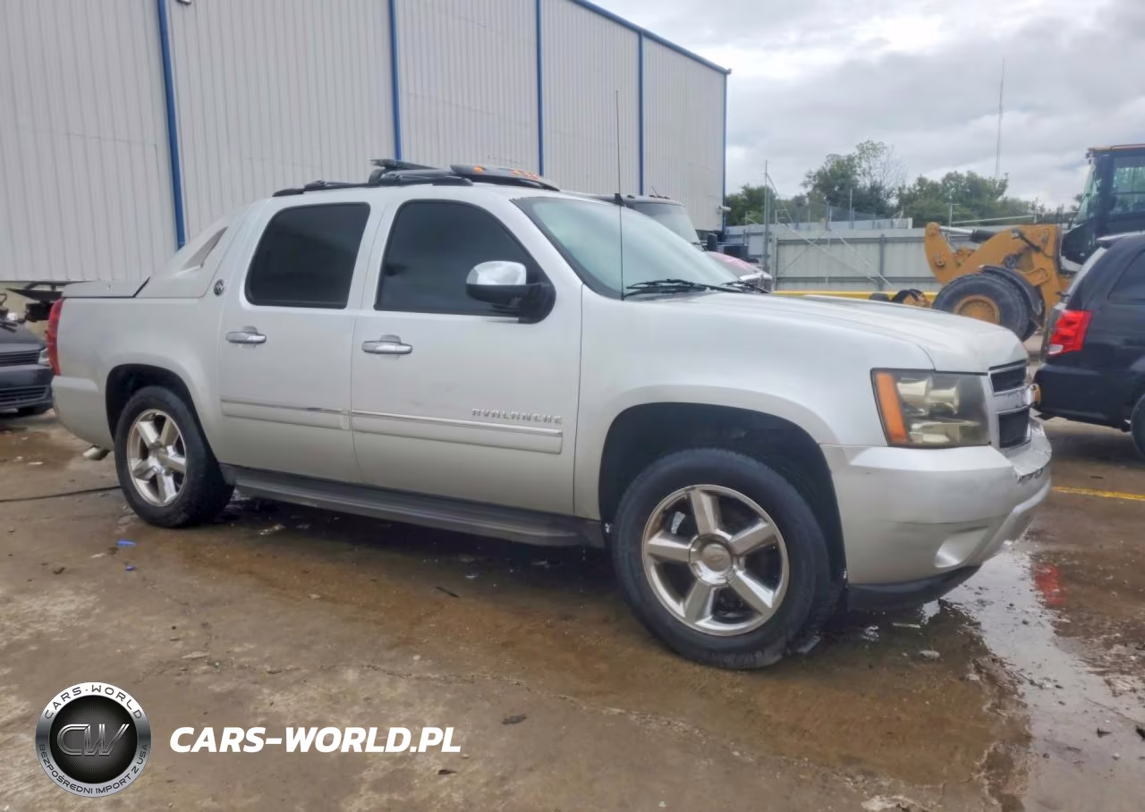 2013 Chevrolet Avalanche VIN:3GNMCGE05DG264365 - 4