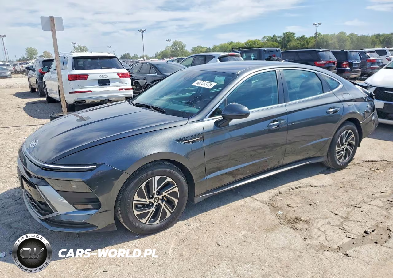 2026 Hyundai Sonata Hybrid Blue VIN:KMHL24JJ1TA167810 - 1