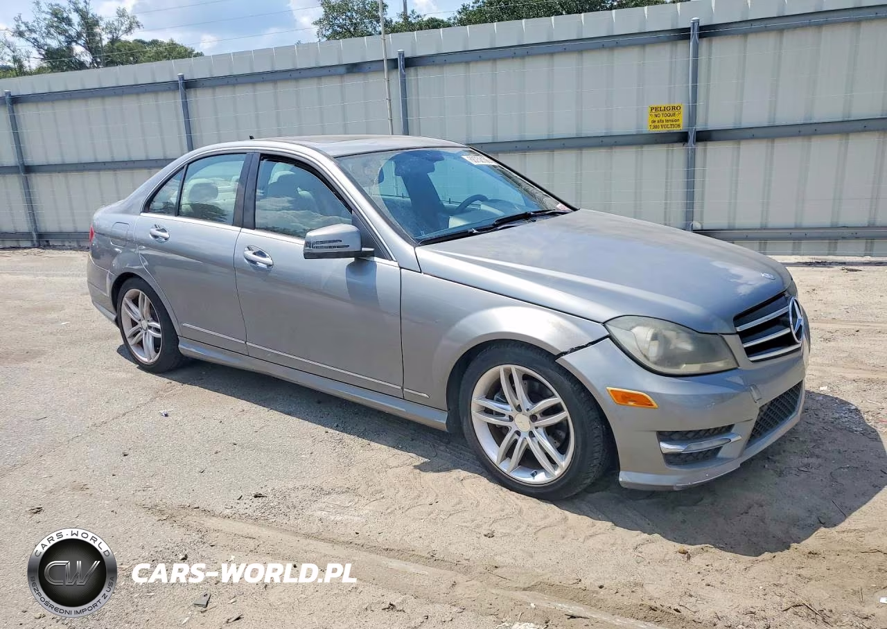 2013 Mercedes-Benz C 250 VIN:WDDGF4HB0DA779352 - 4