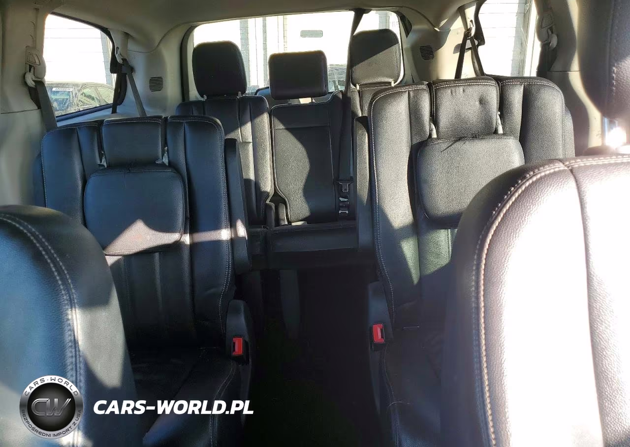 2014 Chrysler Town & Country Touring VIN:2C4RC1BG8ER211457 - 10