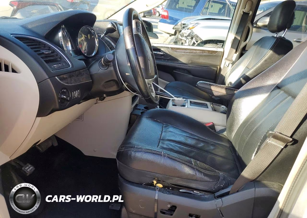 2014 Chrysler Town & Country Touring VIN:2C4RC1BG8ER211457 - 7