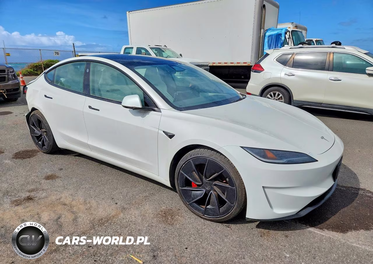 2024 Tesla Model 3 VIN:5YJ3E1ET7RF773909 - 4