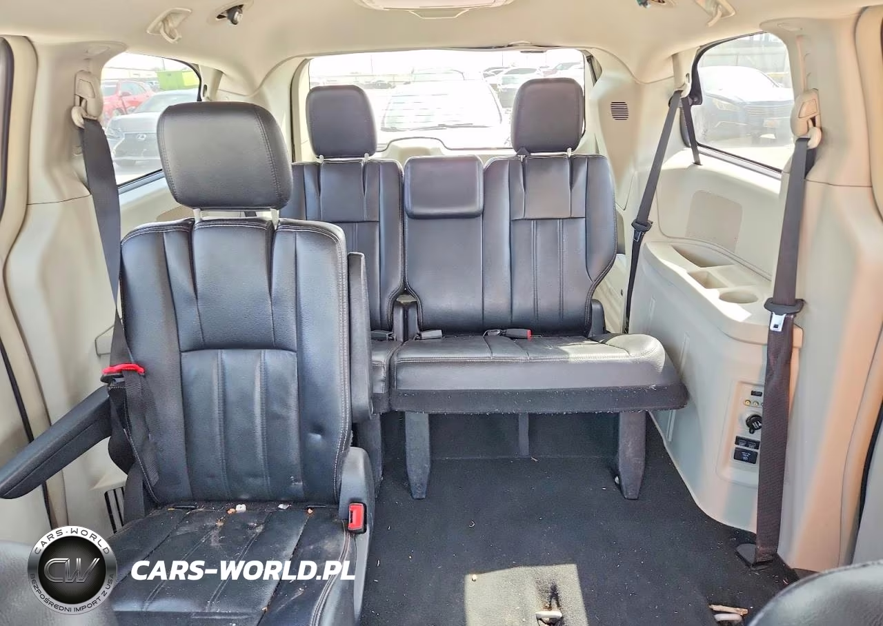 2014 Chrysler Town & Country Touring VIN:2C4RC1BG5ER342362 - 10