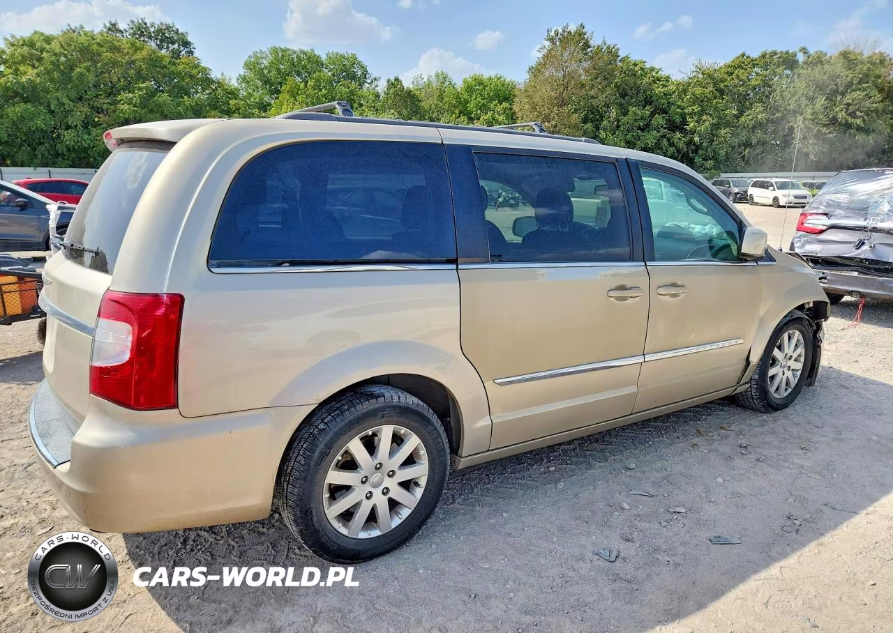 2014 Chrysler Town & Country Touring VIN:2C4RC1BG5ER342362 - 3