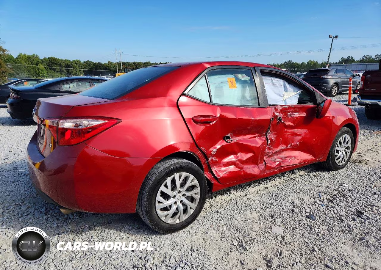 2017 Toyota Corolla Le VIN:5YFBURHE6HP727808 - 3
