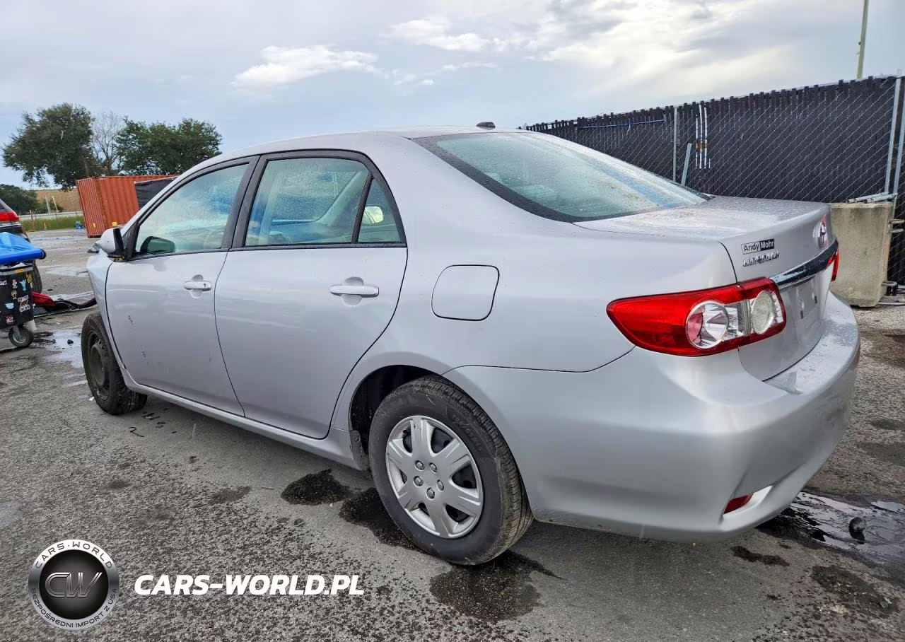 2011 Toyota Corolla Le VIN:2T1BU4EEXBC745873 - 2