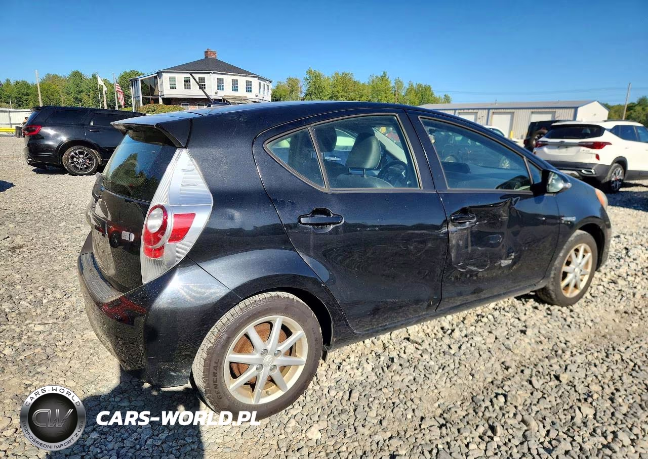 2012 Toyota Prius C Four VIN:JTDKDTB32C1012770 - 3