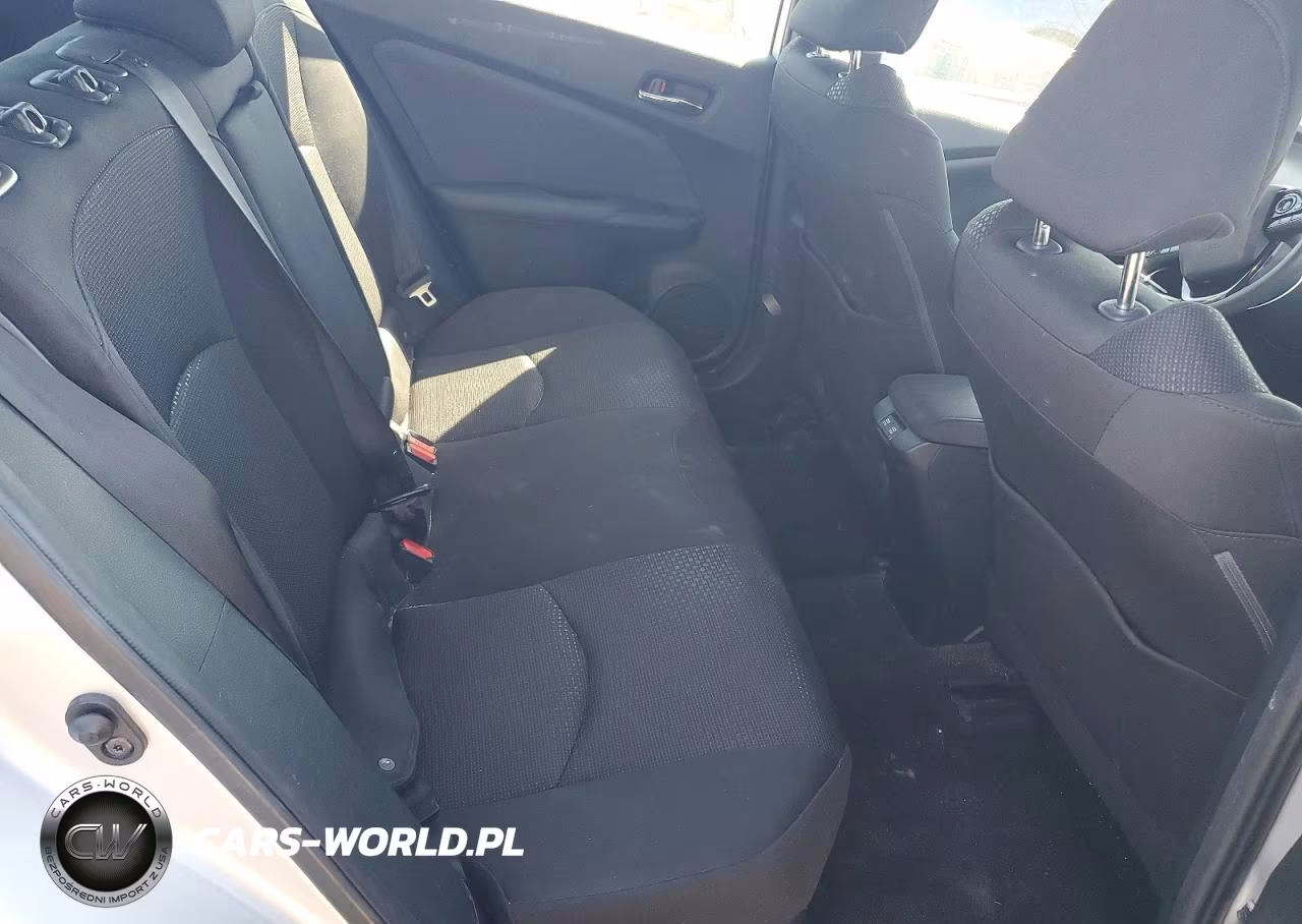2021 Toyota Prius Le VIN:JTDKAMFU3M3145285 - 10