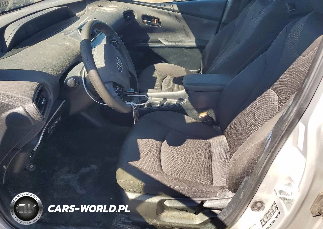 2021 Toyota Prius Le VIN:JTDKAMFU3M3145285 - 7