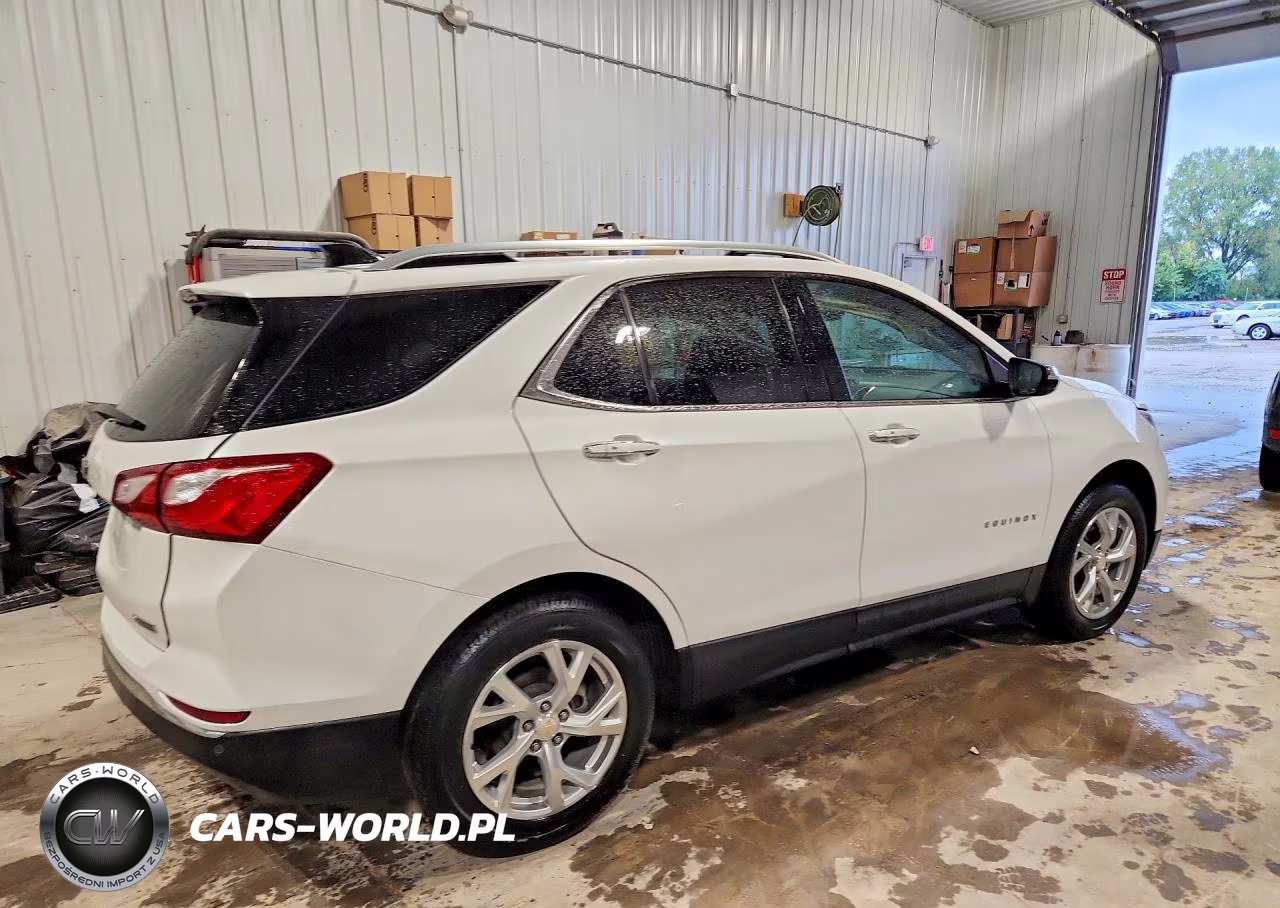 2018 Chevrolet Equinox Premier VIN:2GNAXMEV4J6127653 - 3