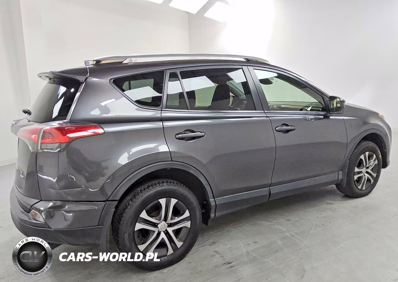 2018 Toyota Rav4 Le VIN:JTMBFREV7JJ237919 - 3