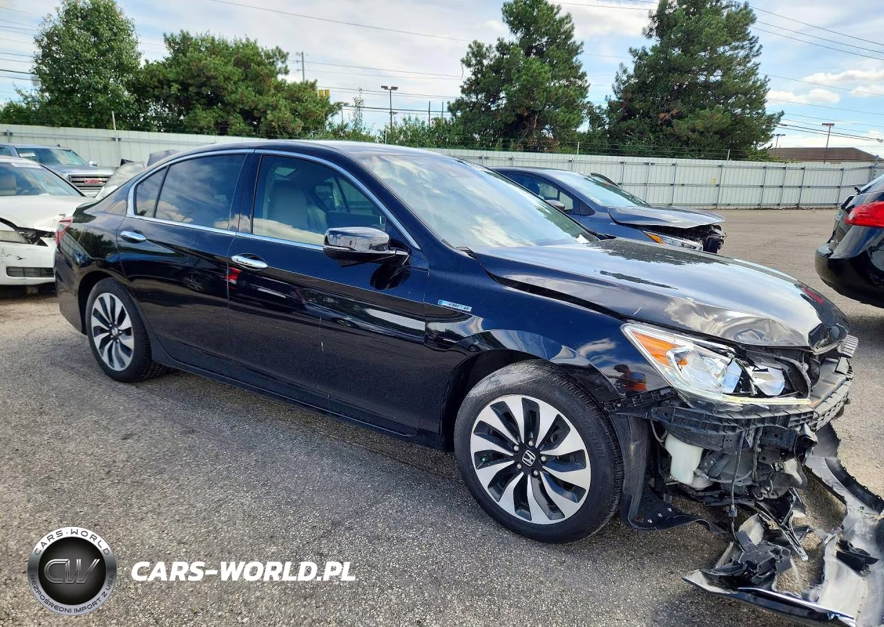 2017 Honda Accord Hybrid VIN:JHMCR6F39HC007058 - 4