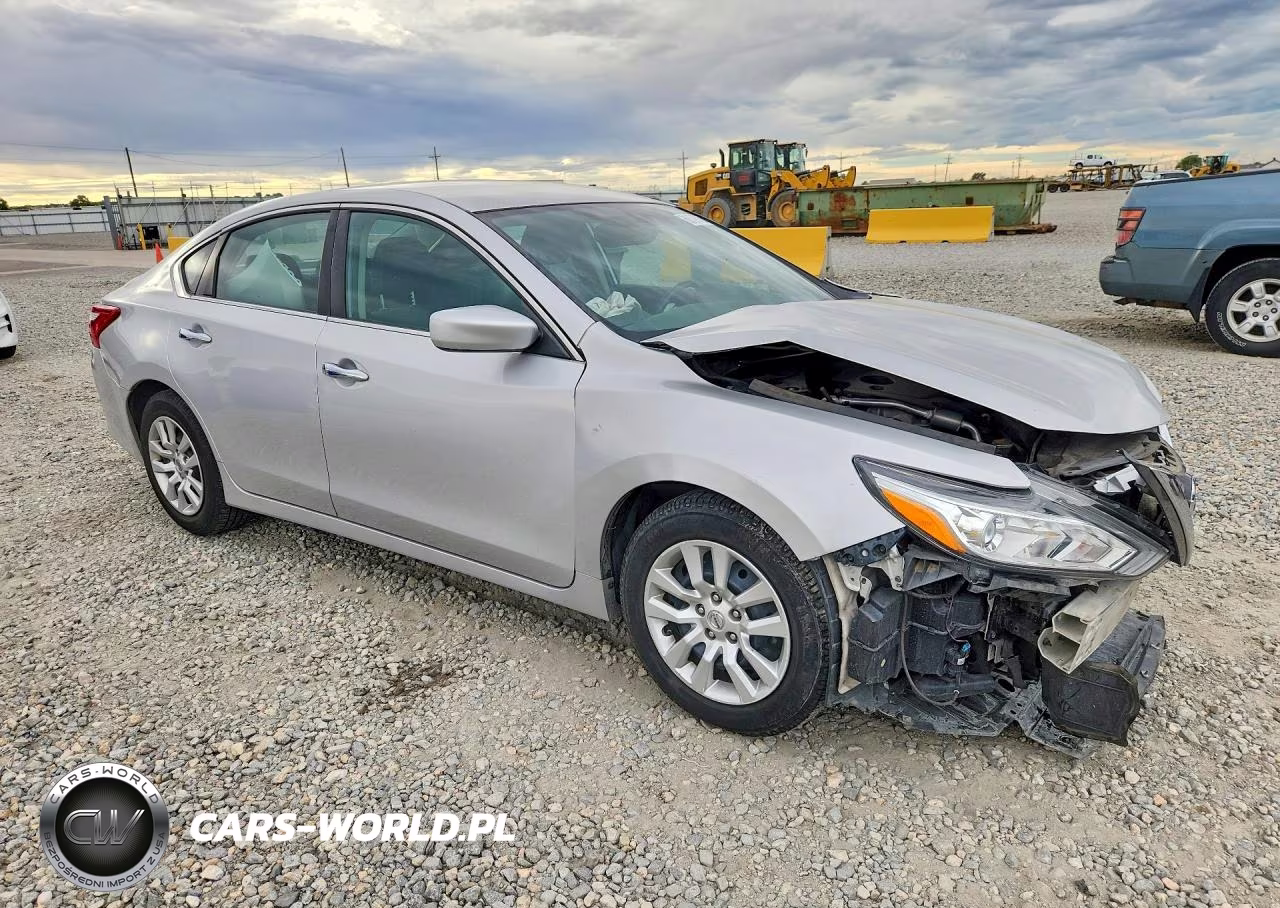 2017 Nissan Altima 2.5 S VIN:1N4AL3AP2HC134100 - 4
